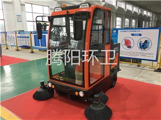 驾驶式电动扫地车有什么功能